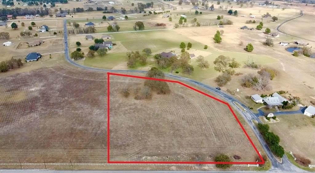 5.01 acres in Smith County