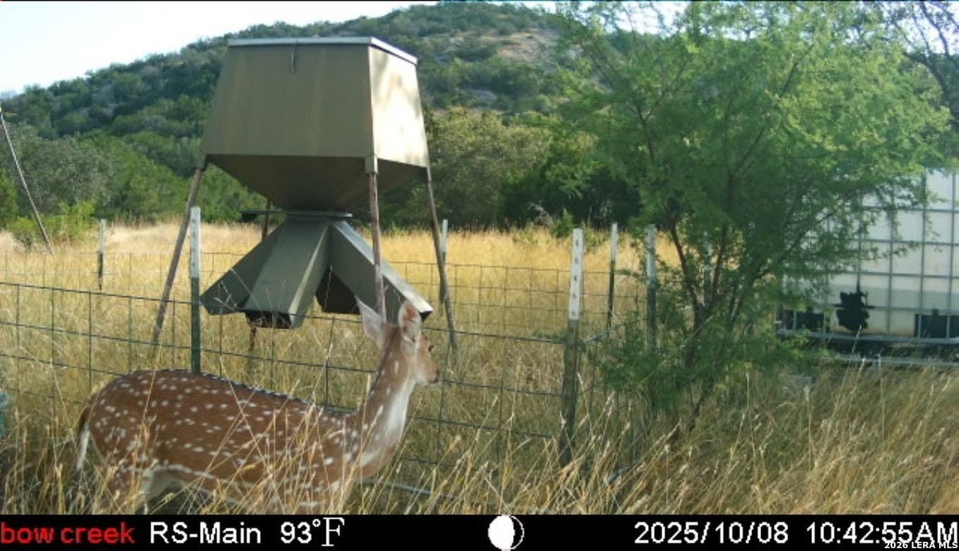 148.66 acres in Edwards County - photo 11