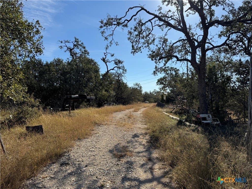 10.01 acres in Hays County