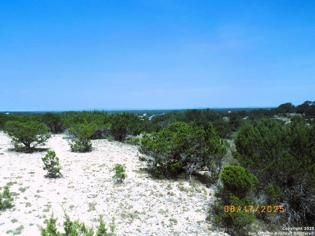 3.98 acres in Bandera County - photo 5
