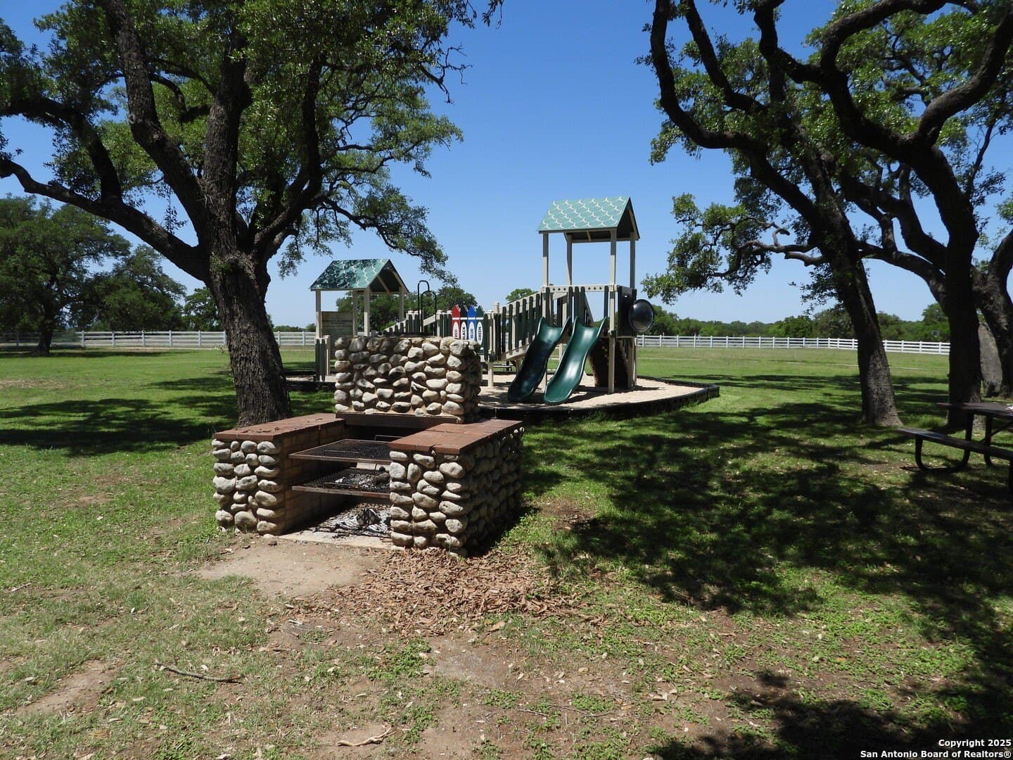 3.98 acres in Bandera County - photo 36