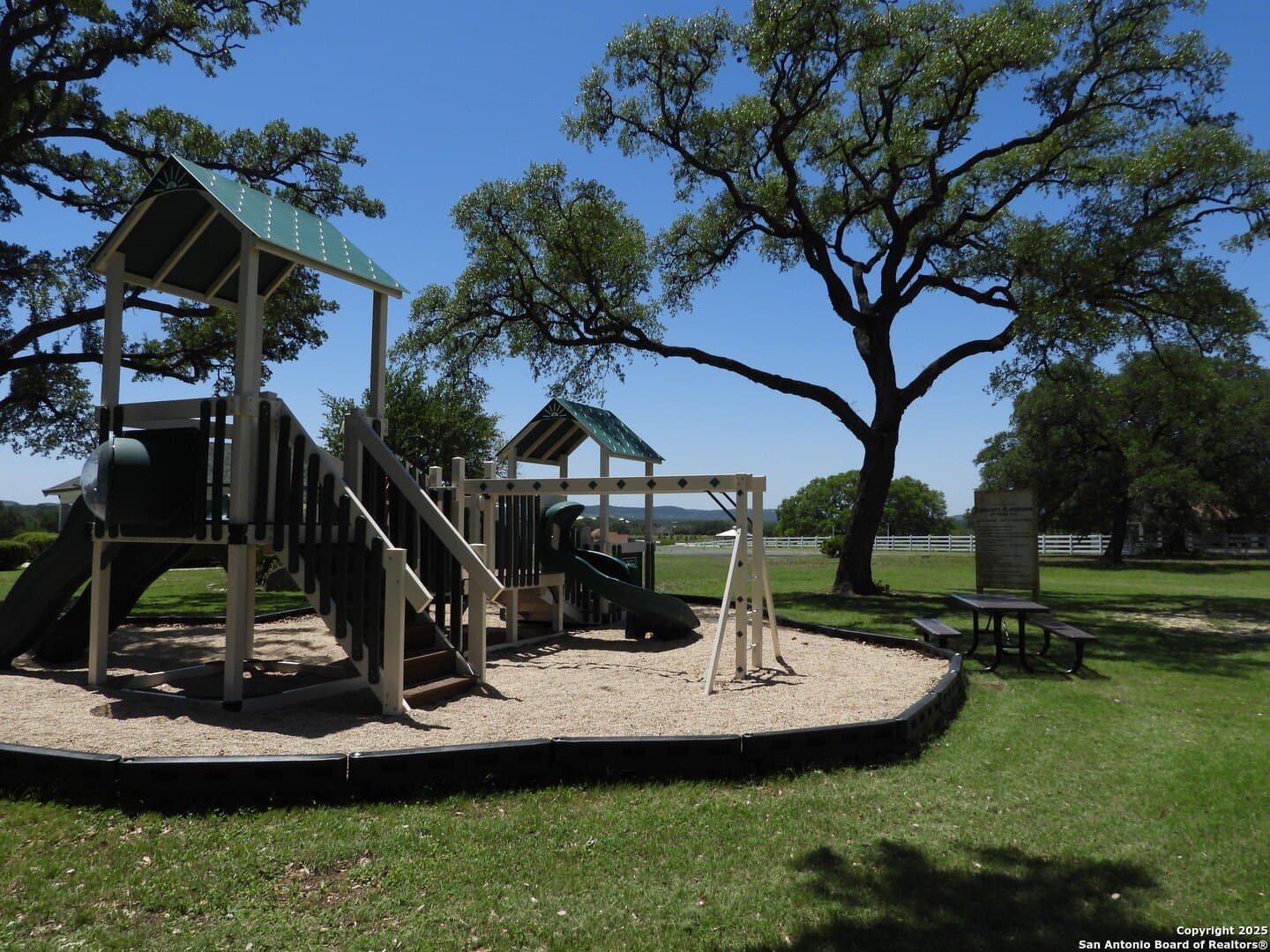 3.98 acres in Bandera County - photo 33