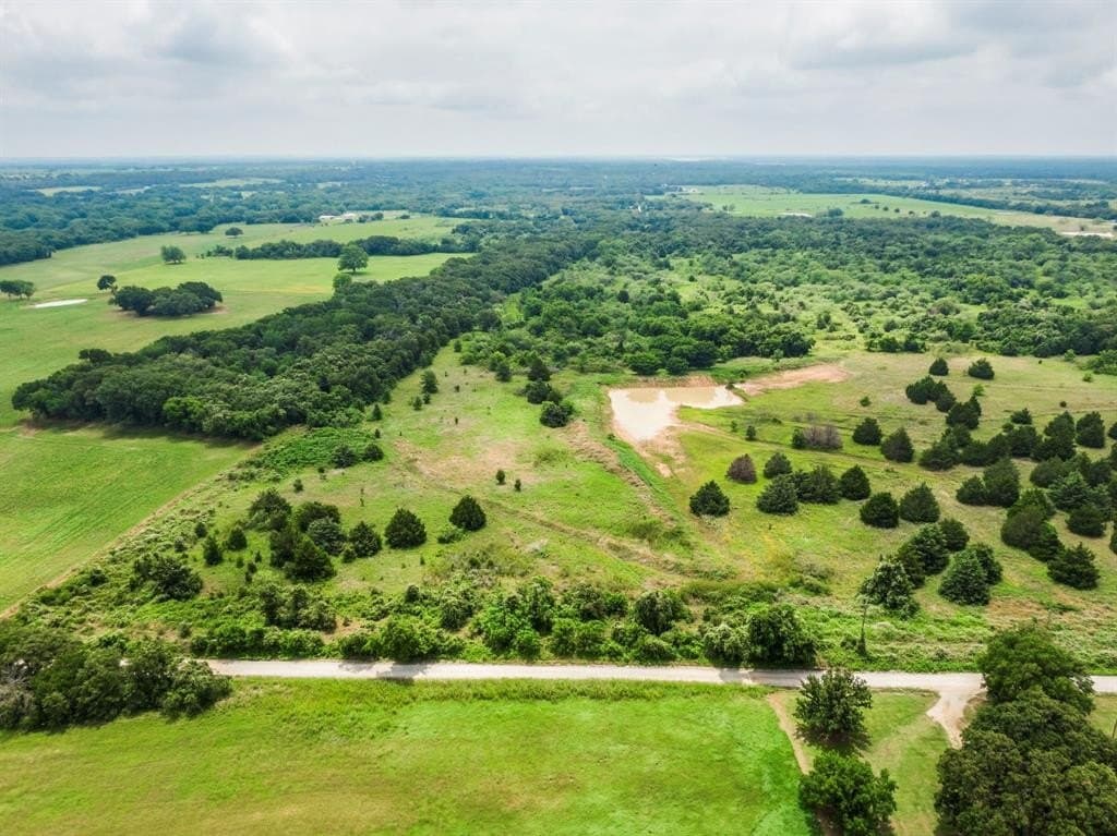 11 acres in Hill County gallery image 3
