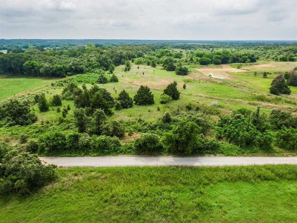 11 acres in Hill County gallery image 2