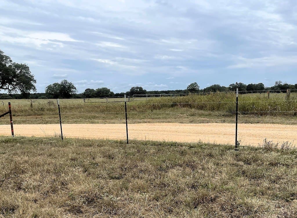 2.25 acres in Lavaca County gallery image 2