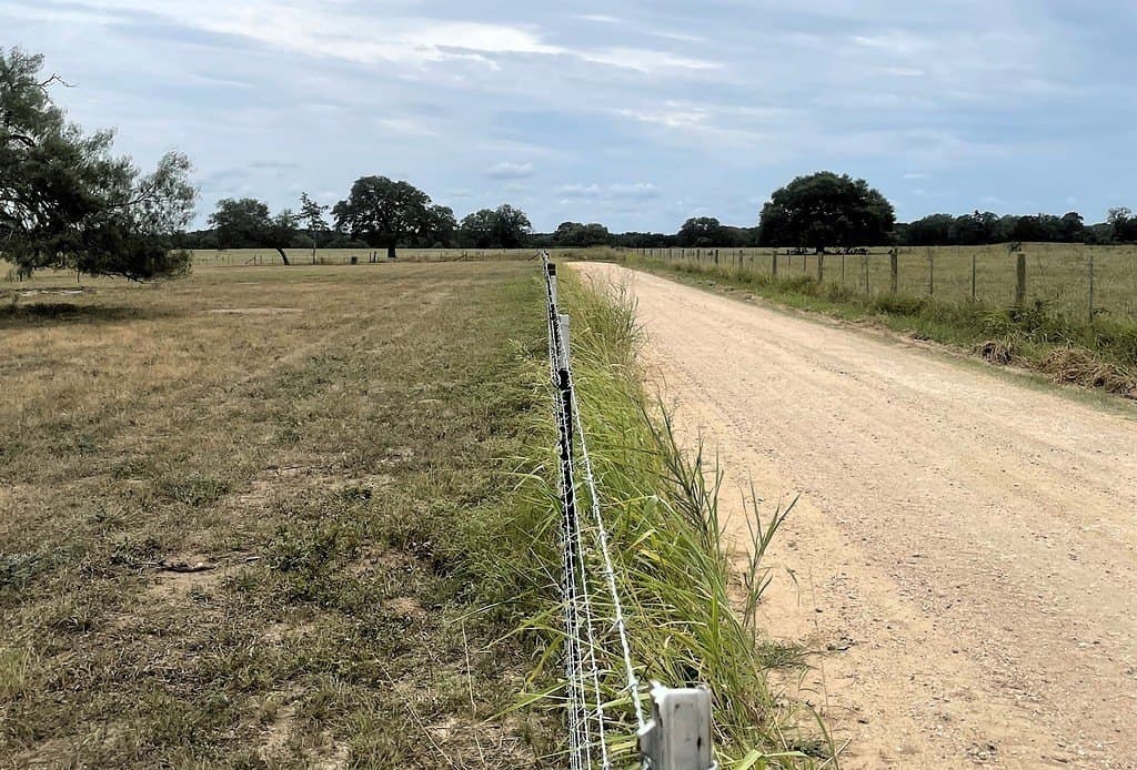 2.25 acres in Lavaca County