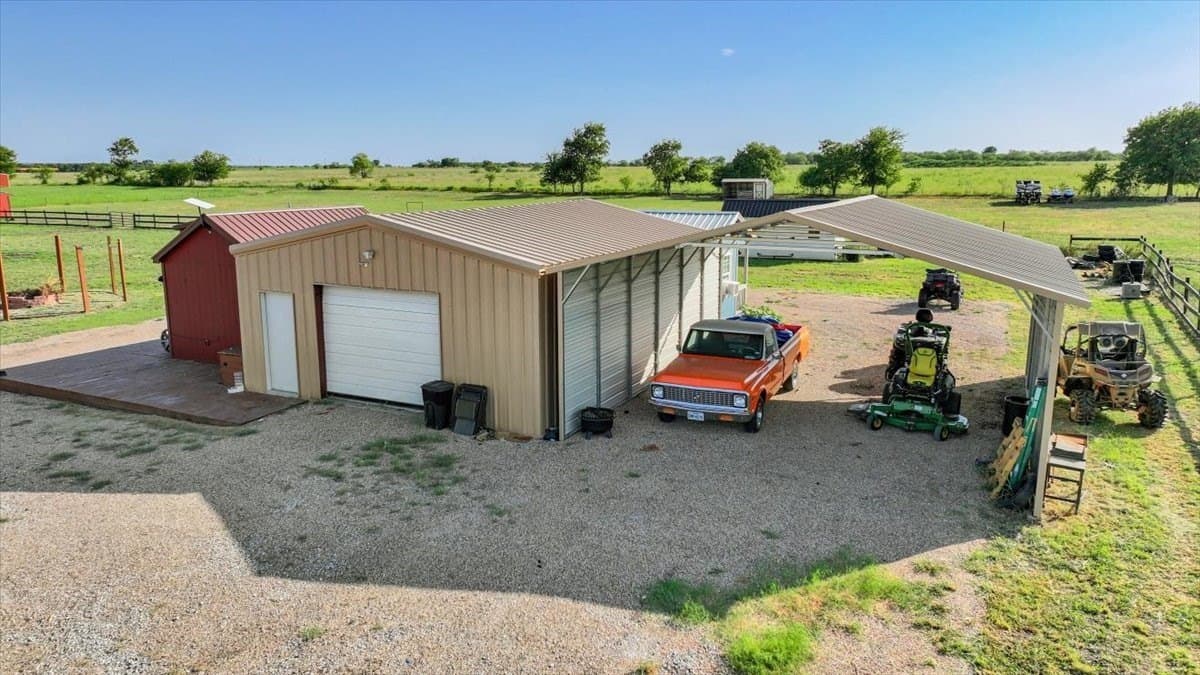 10 acres in Hill County - photo 39
