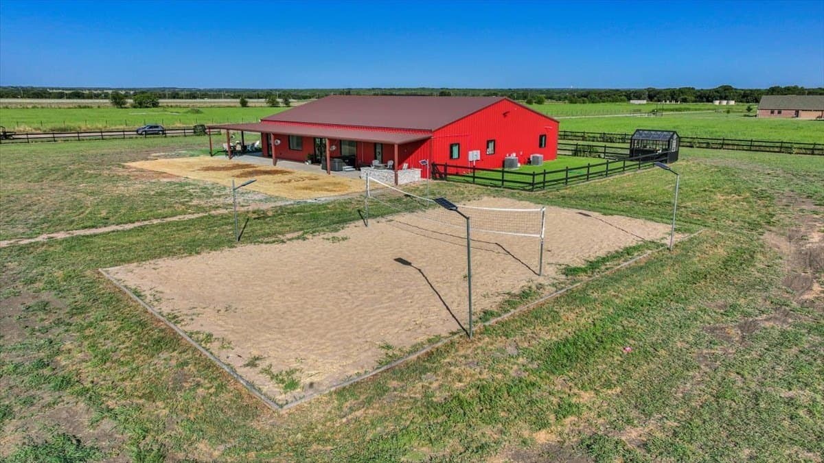10 acres in Hill County - photo 40