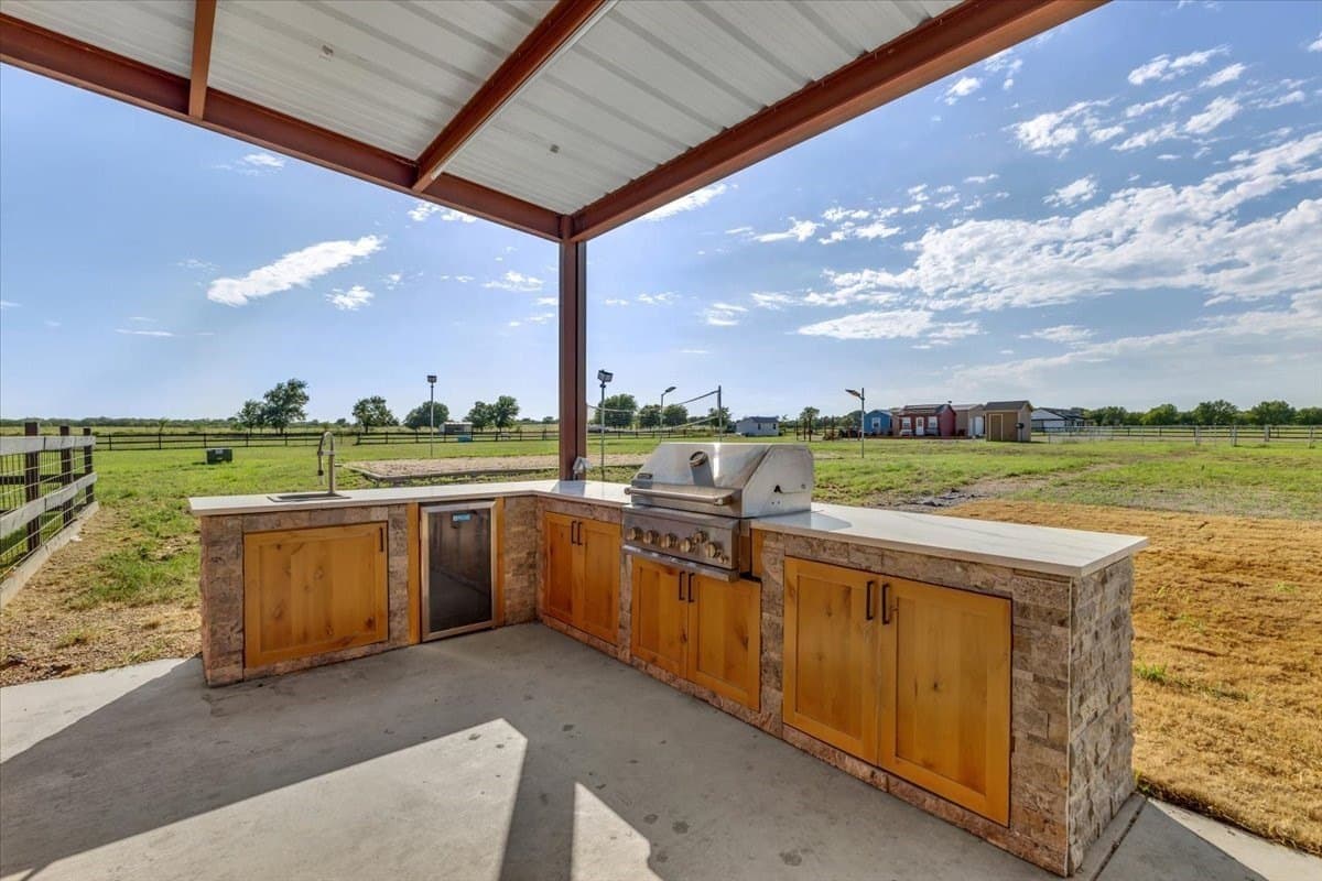 10 acres in Hill County - photo 7