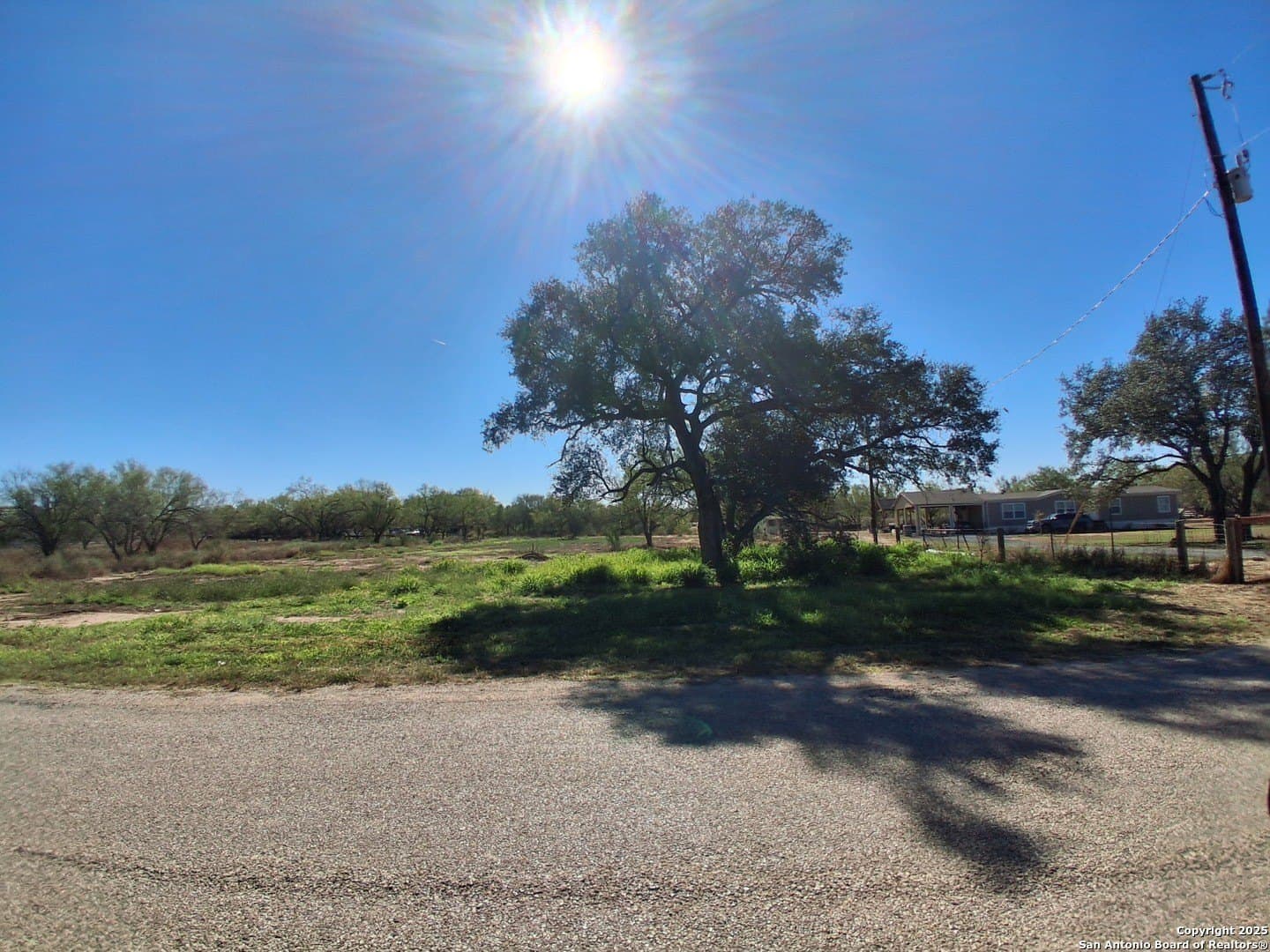 1 acres in Frio County gallery image 2