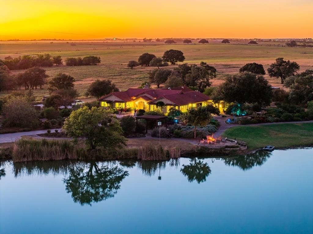 100 acres in Erath County