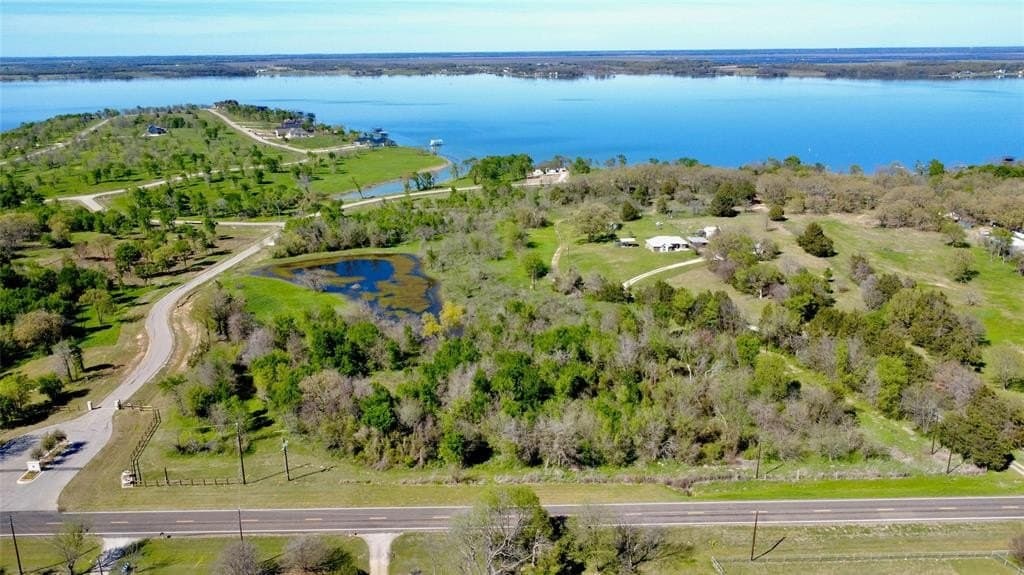 3.01 acres in Navarro County gallery image 2