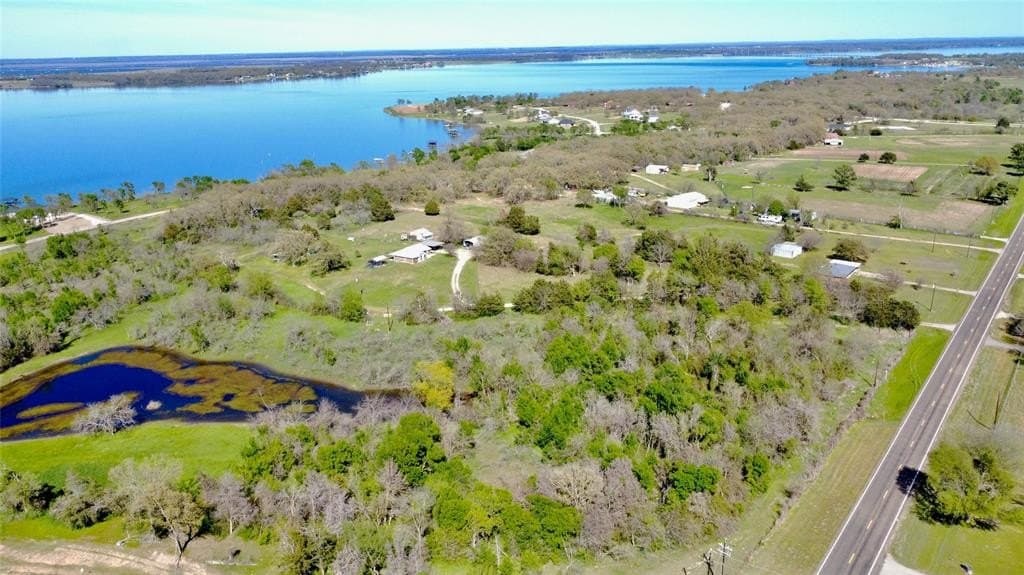 3.01 acres in Navarro County gallery image 4