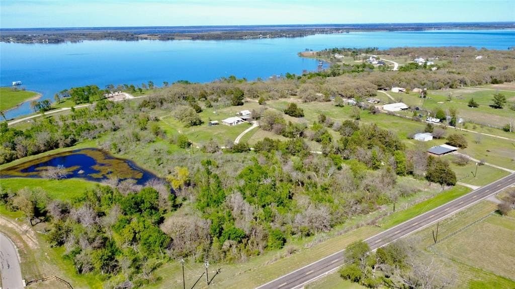 3.01 acres in Navarro County gallery image 3