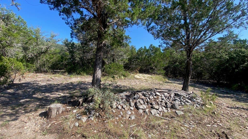 2.8 acres in Real County featured view