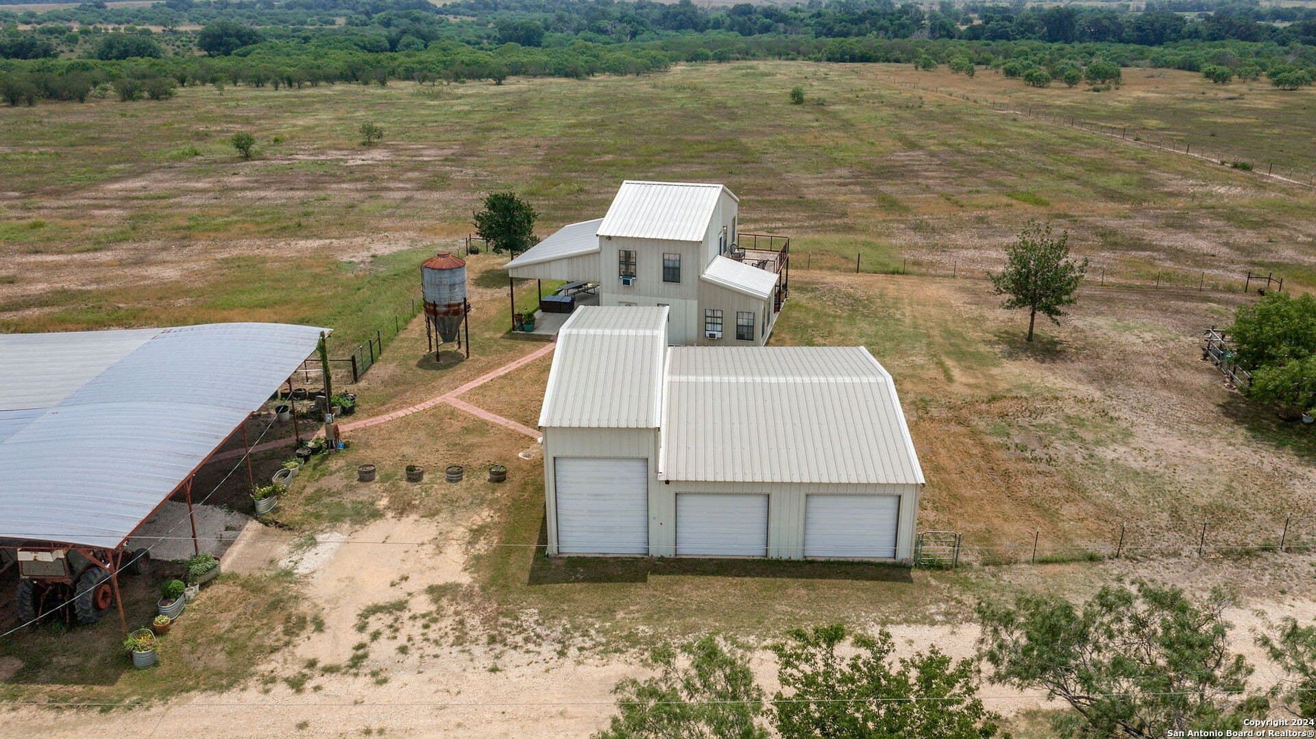 44 acres in Bexar County gallery image 4