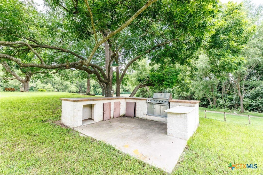 0.52 acres in Gonzales County gallery image 4