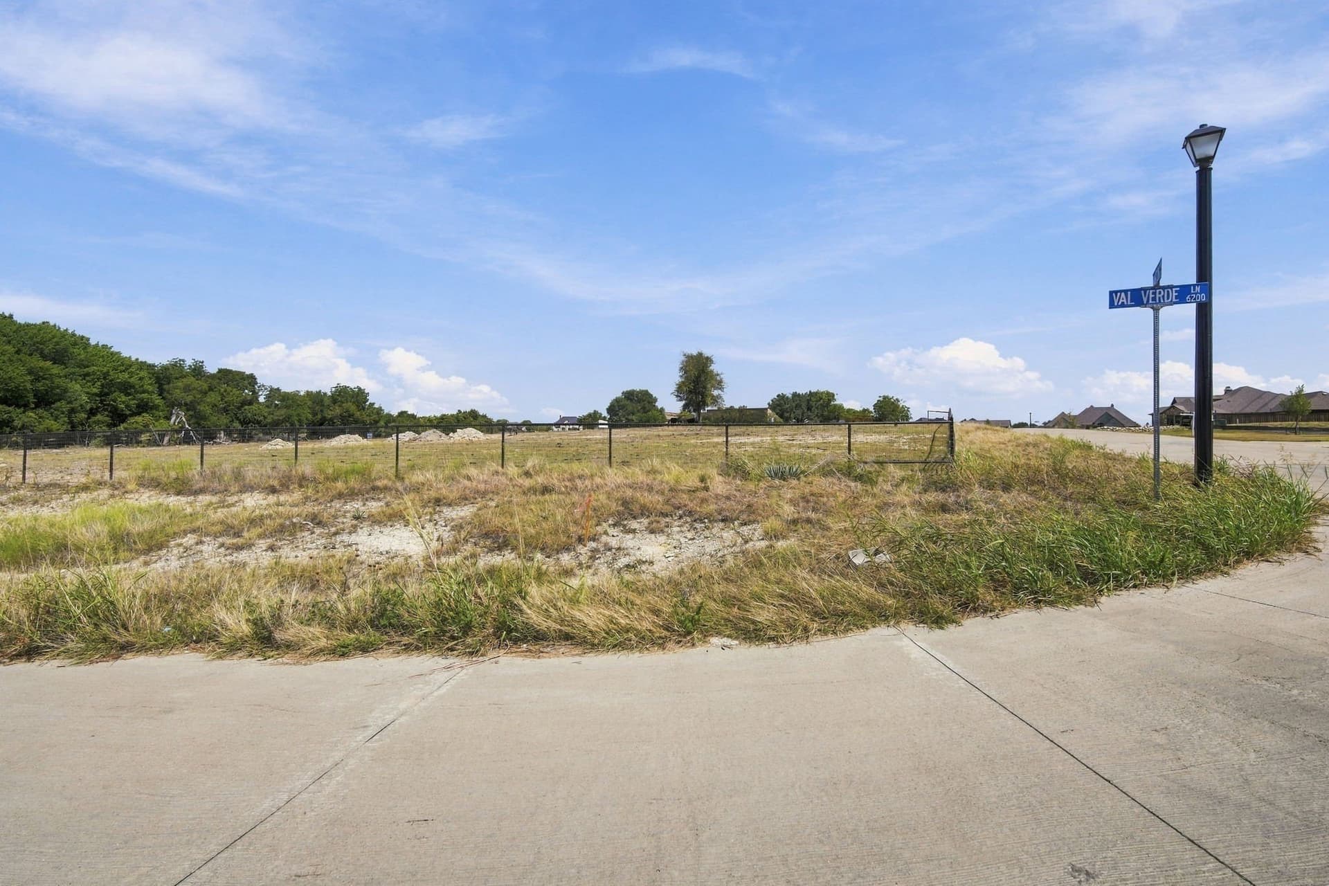 1 acres in Ellis County - photo 2