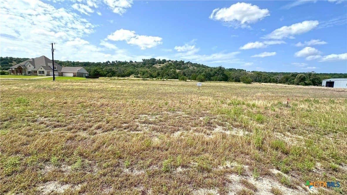 5.01 acres in Lampasas County