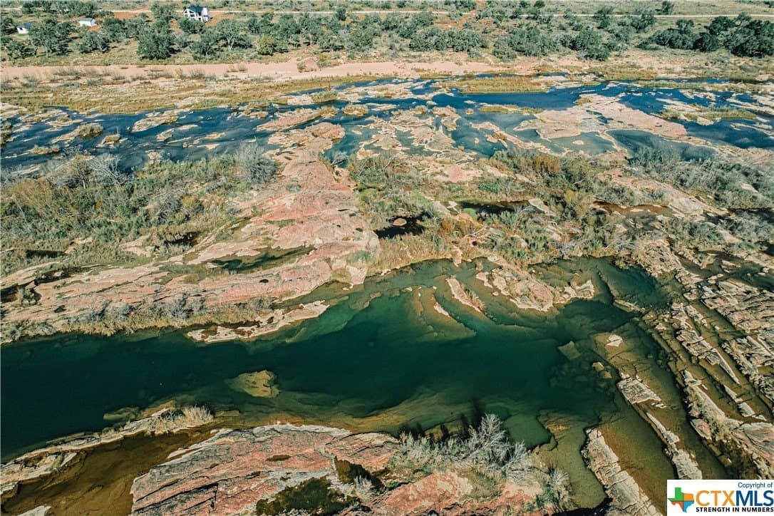 9 acres in Llano County