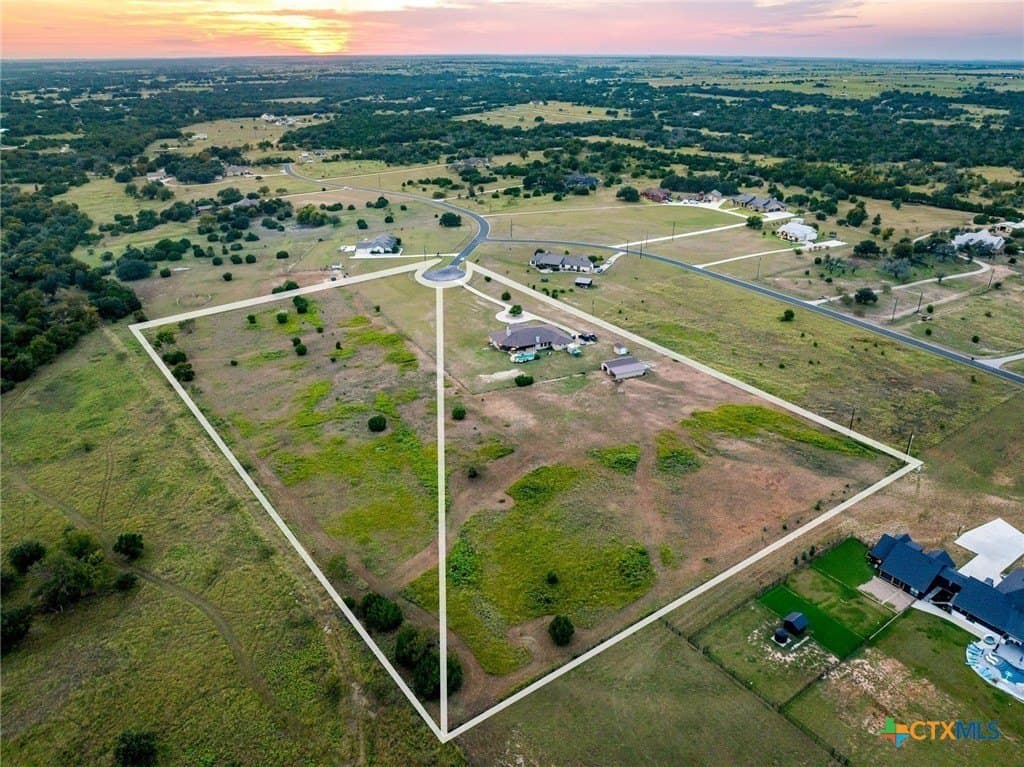 5.03 acres in Williamson County featured view