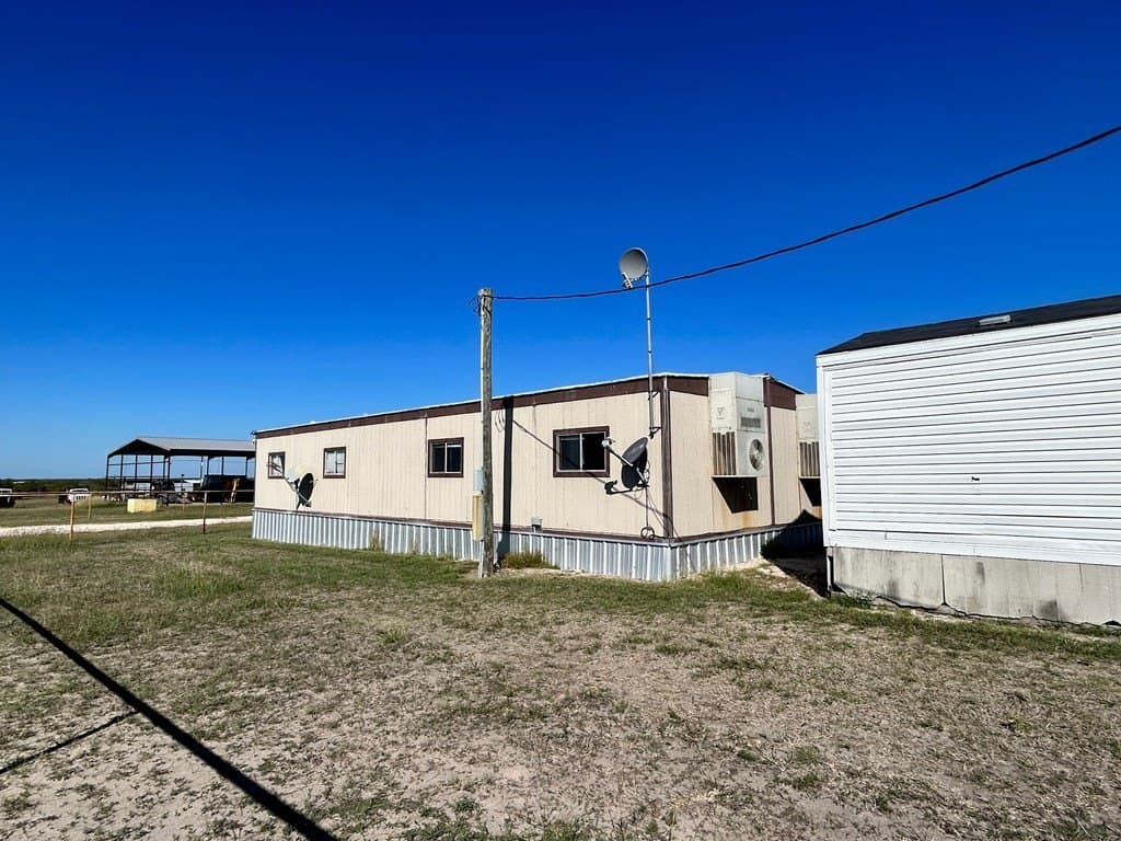 14.73 acres in Bee County gallery image 4