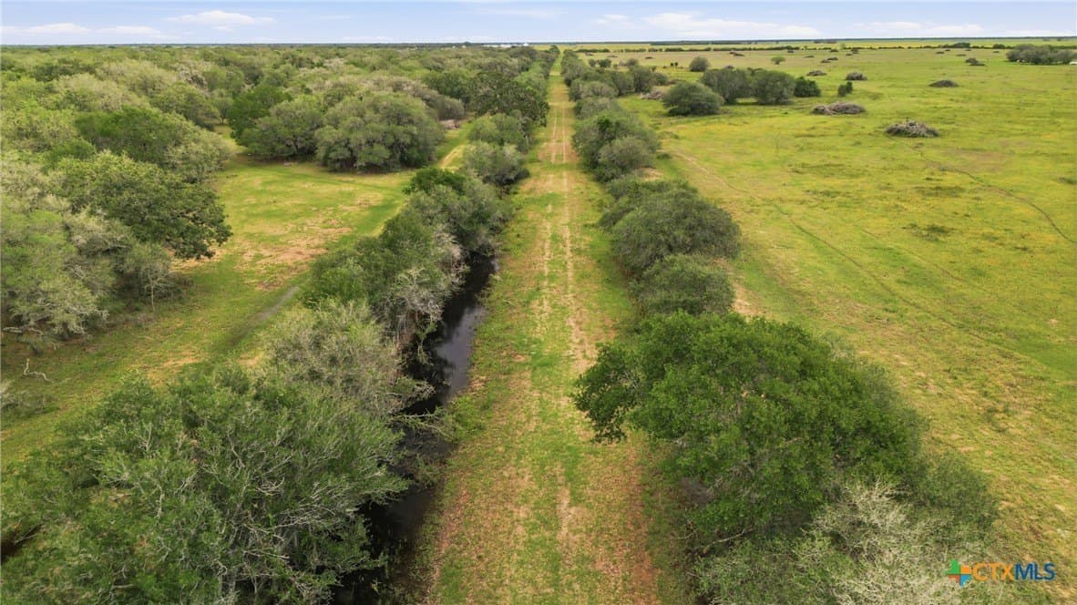 444 acres in Lavaca County - photo 9