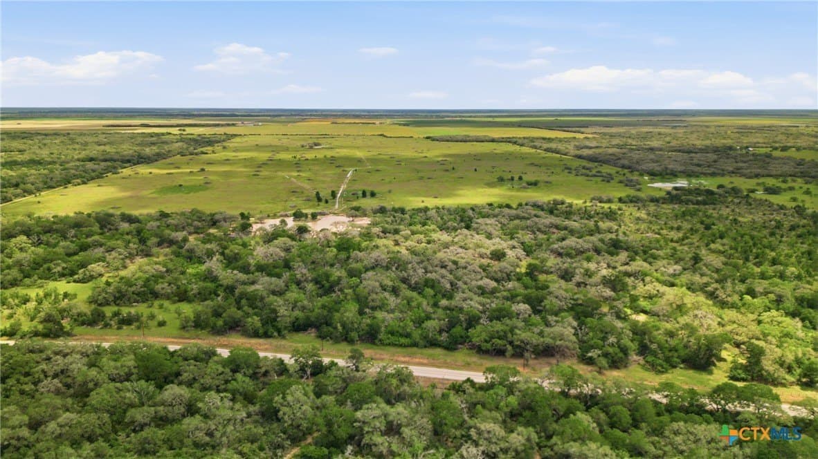 444 acres in Lavaca County - photo 15
