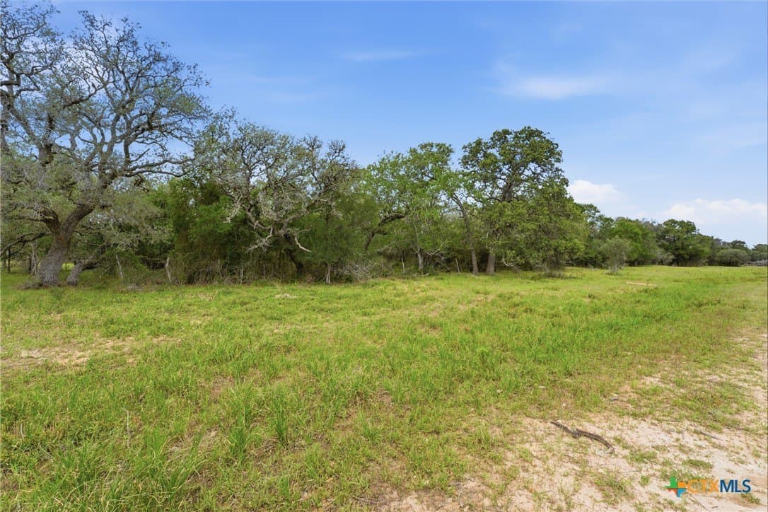 444 acres in Lavaca County - photo 27