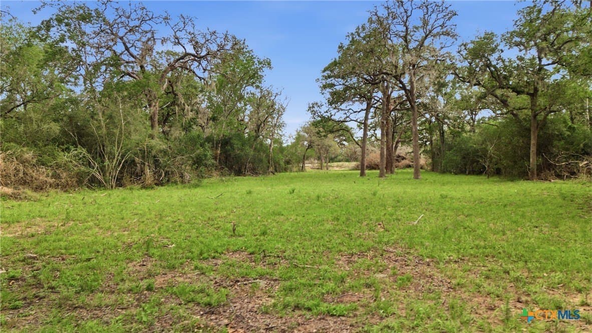 444 acres in Lavaca County - photo 25