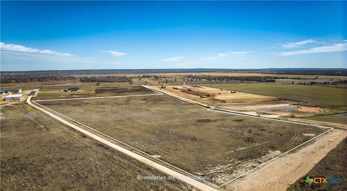 10.69 acres in Bastrop County gallery image 2
