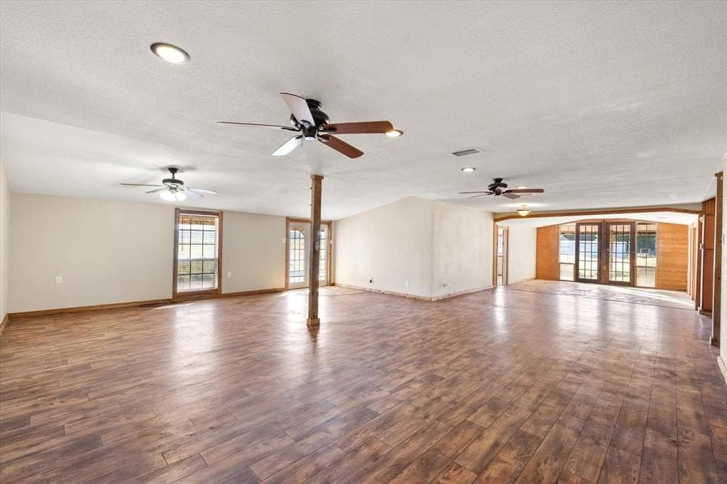 10.57 acres in Navarro County gallery image 4