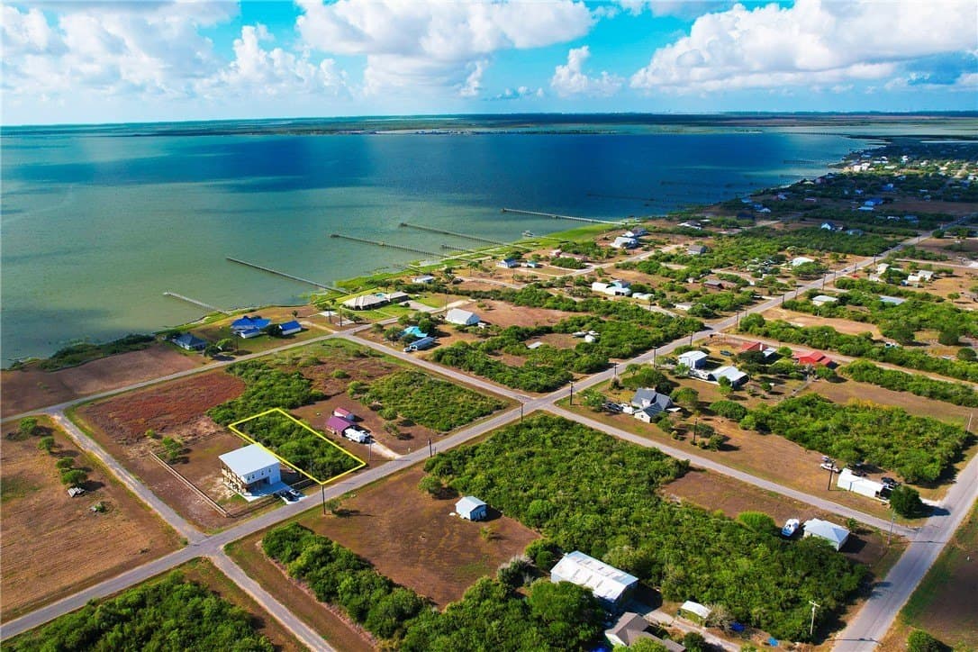 0.33 acres in Refugio County - photo 3