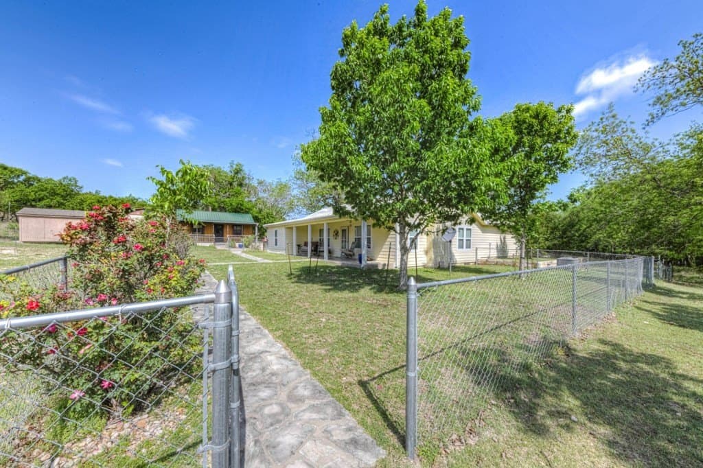 289 acres in Lampasas County - photo 2