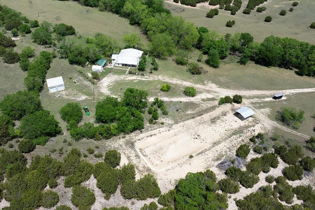 289 acres in Lampasas County
