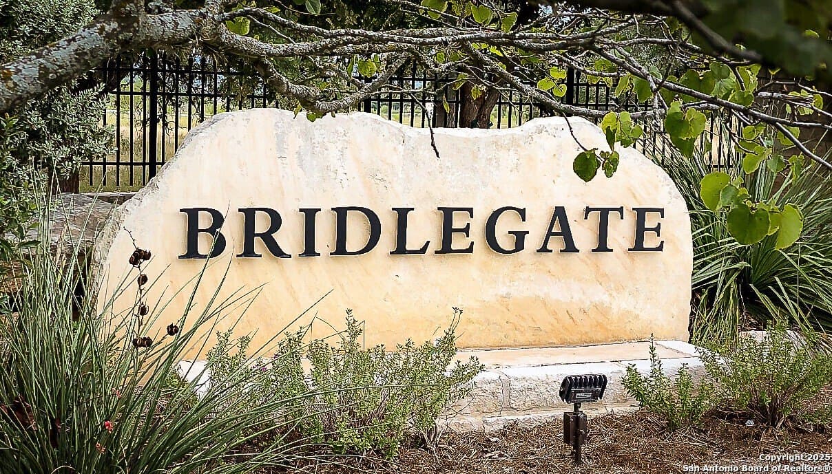 2.98 acres in Bandera County gallery image 2
