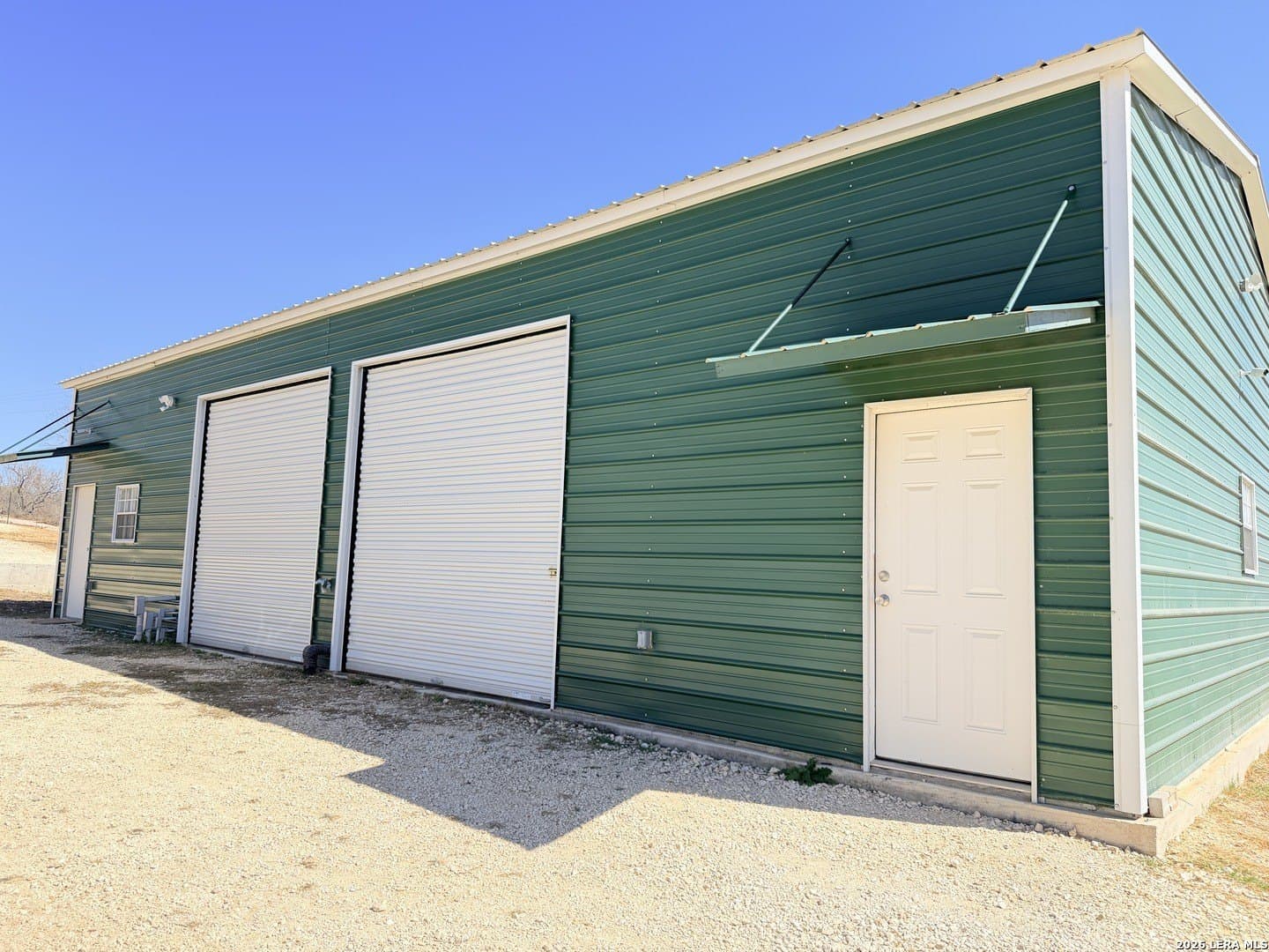 17.99 acres in Frio County gallery image 3