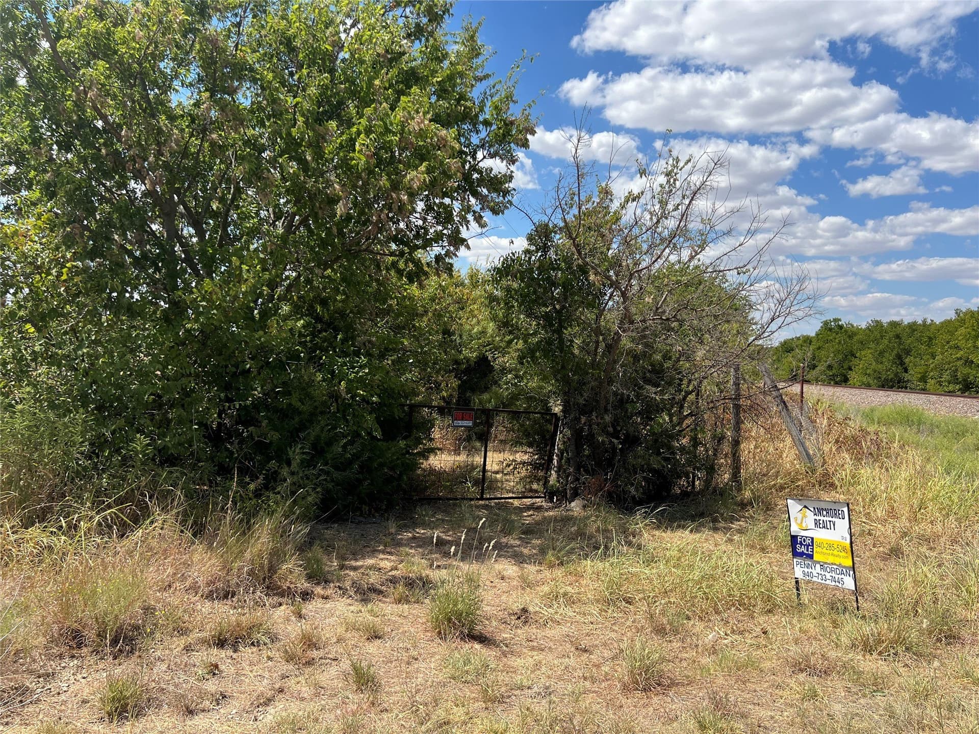 1.5 acres in Clay County
