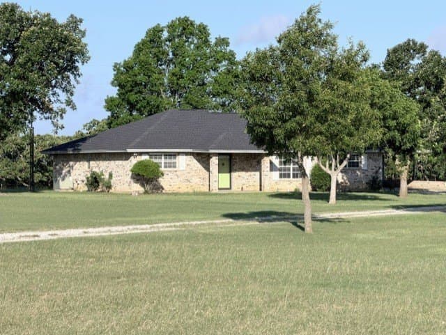 10 acres in Montague County