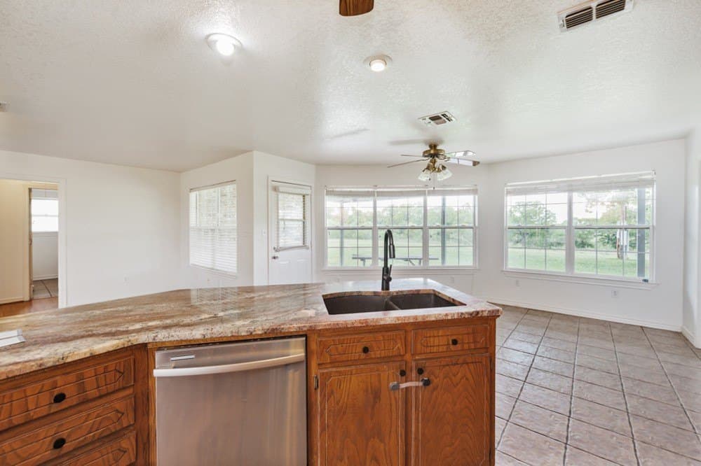 10 acres in Montague County - photo 6