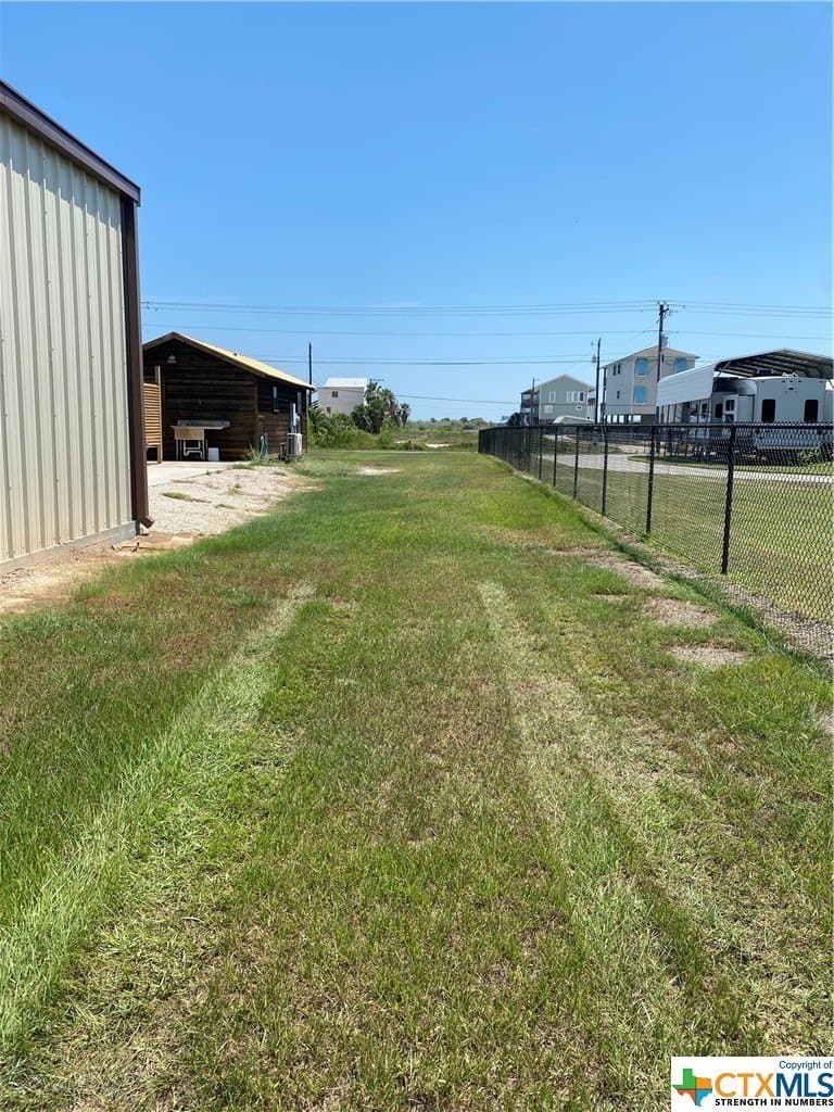 1.5 acres in Calhoun County - photo 9