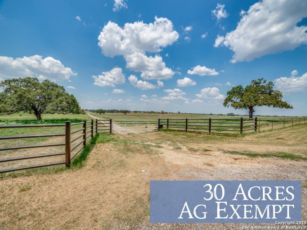 30 acres in Atascosa County