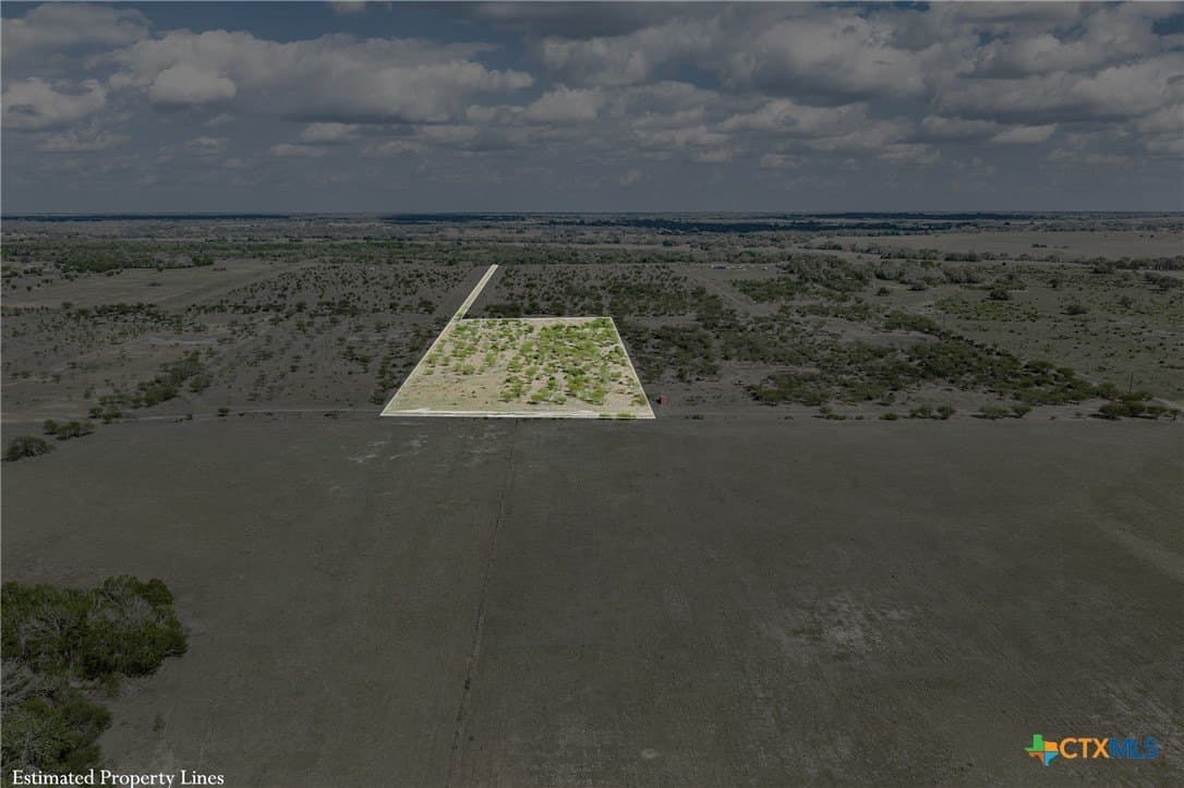 10.01 acres in DeWitt County gallery image 4