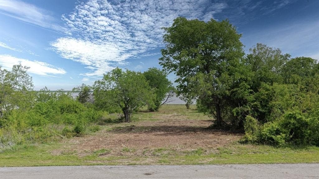 1.02 acres in Kaufman County featured view