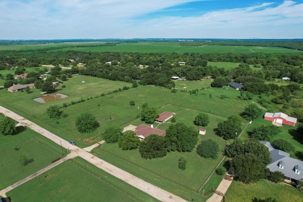 4.75 acres in Dallas County gallery image 3