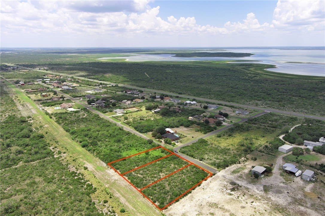 1.5 acres in Live Oak County gallery image 3