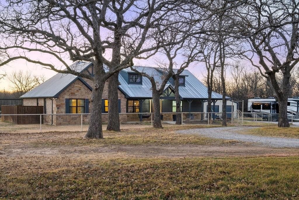 10.43 acres in Wise County gallery image 2