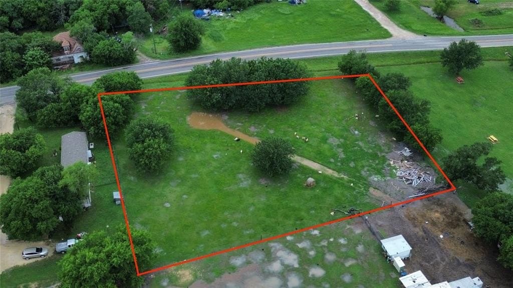 0.98 acres in Hill County