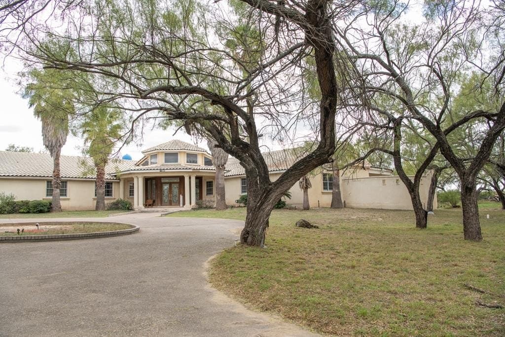 2,311,229 acres in Maverick County gallery image 2