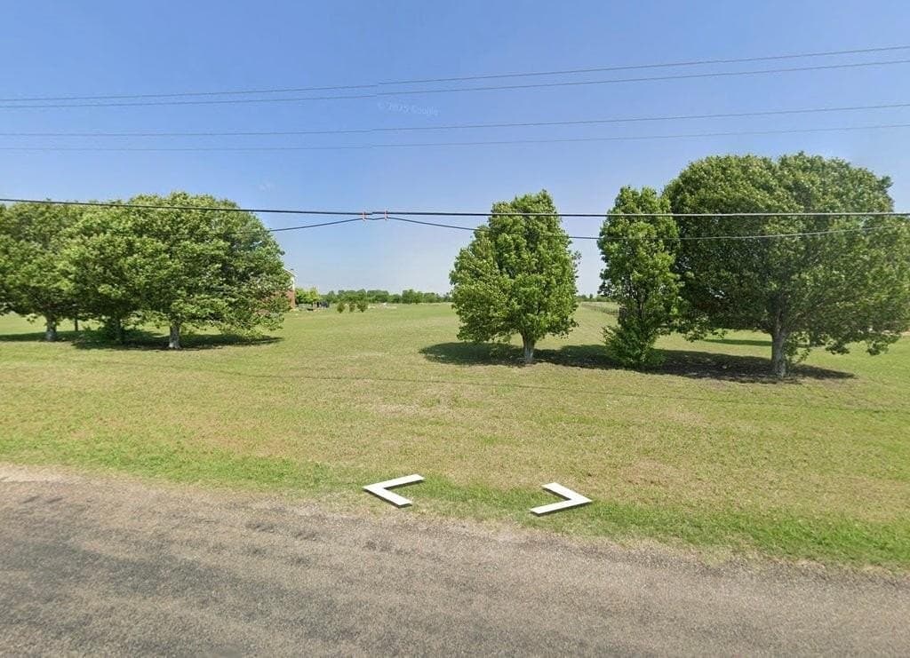 1.55 acres in Ellis County
